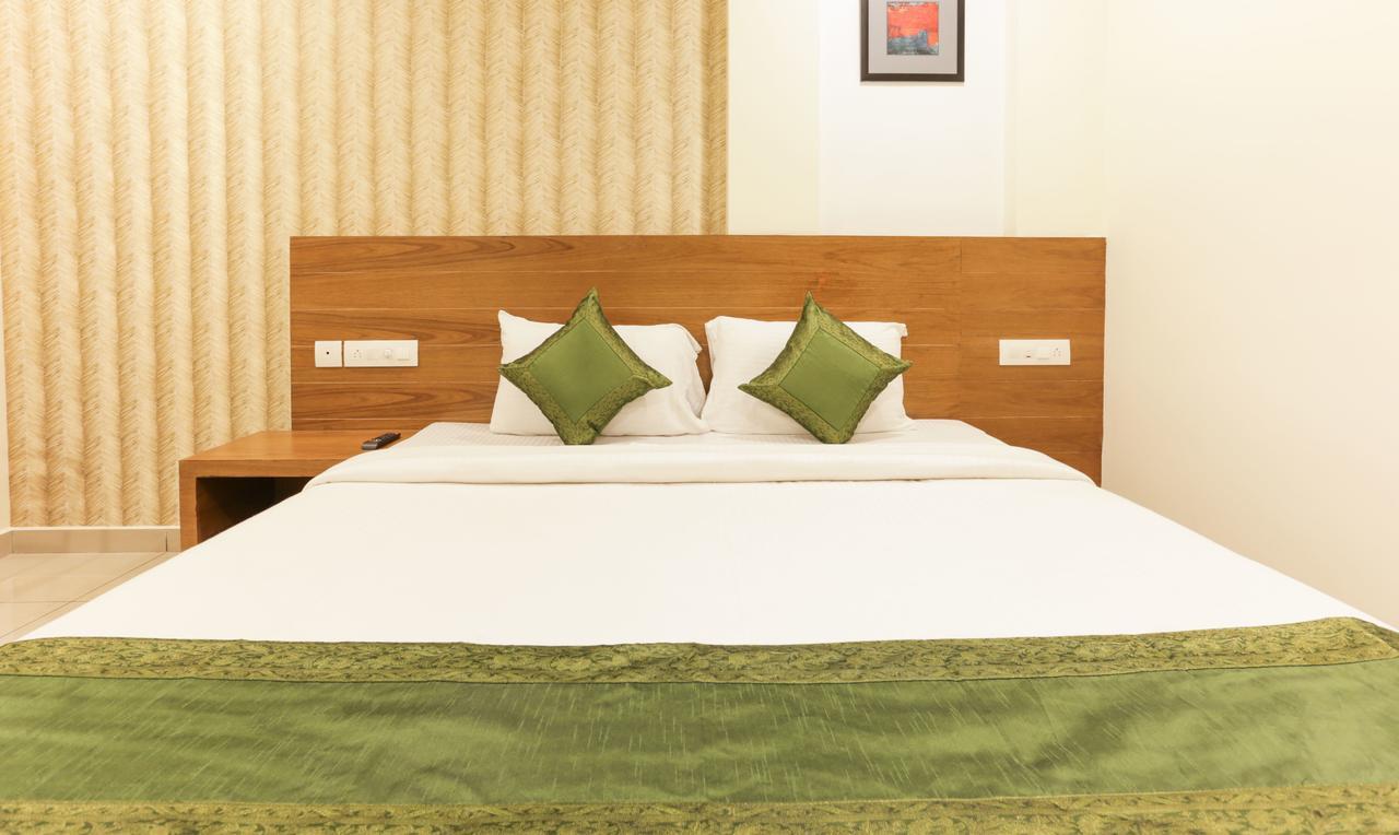Treebo Trend Cmks Gulmohar Suites Kochi Eksteriør bilde
