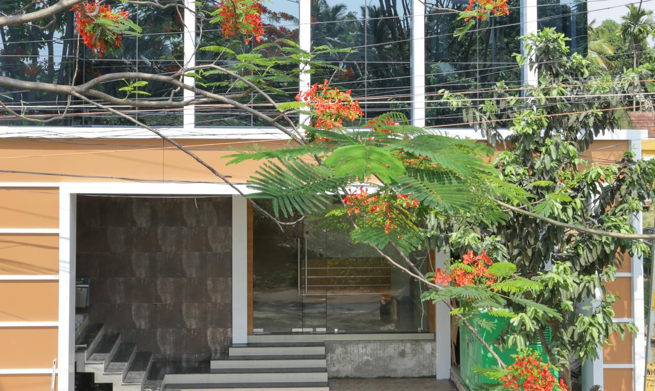 Treebo Trend Cmks Gulmohar Suites Kochi Eksteriør bilde